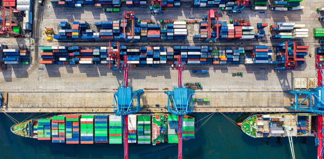 Confused about shipping from China to the Netherlands? Get clear methods, transit times & customs advice to simplify your logistics now.